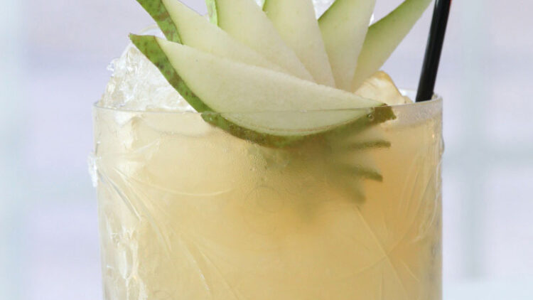 Pear, Cardamon and ginger mocktail