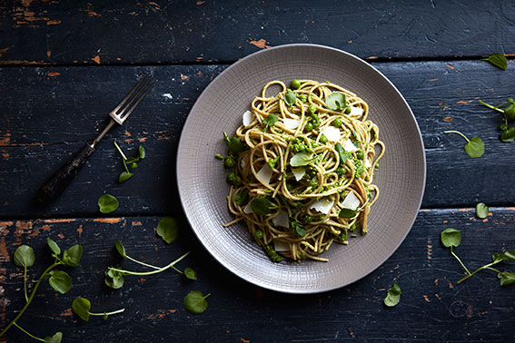 pea pesto and wholewheat pasta for flexitarians