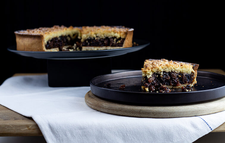 Christmas pudding crumble tart