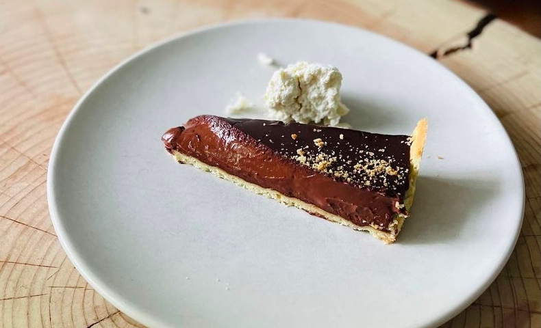 Fresh Fig Leaf Tart