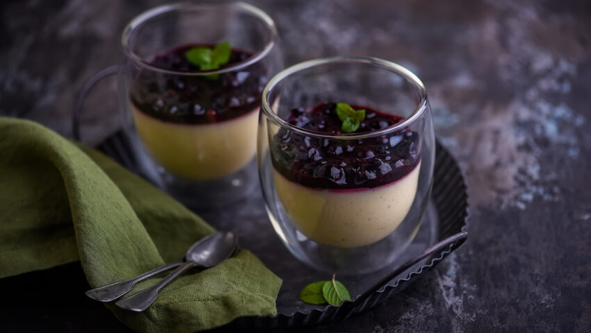 Blackcurrant leaf crème pâtissière